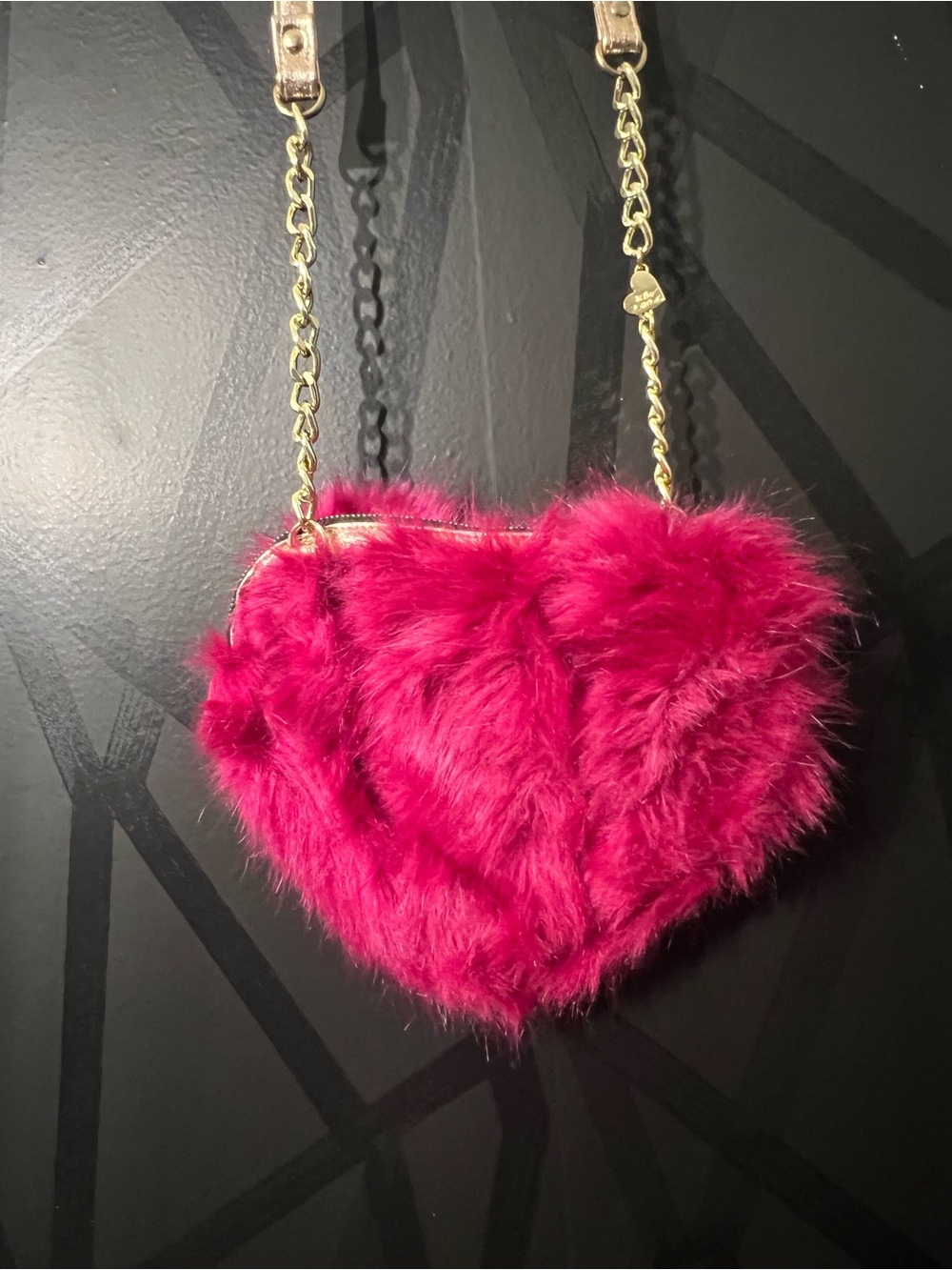 Fuchsia Faux Fur Betsey Johnson Y2K barbiecore statement purse